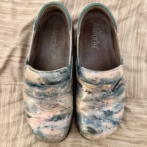 Alegria Keli Leather Slip On Comfort shoe in Glacier Size 8